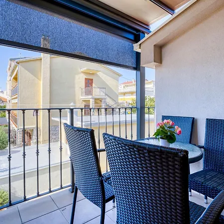 Apartman Damir-3 By Interhome