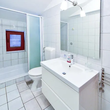 Damir-3 By Interhome