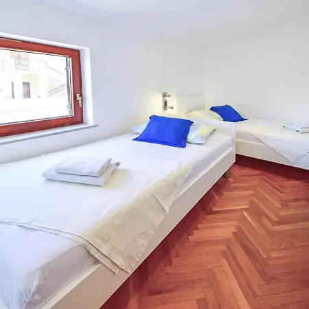 Damir-3 By Interhome