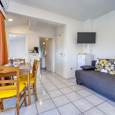 Apartman Damir-3 By Interhome Crikvenica
